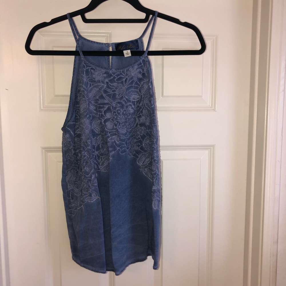 Blue tank top with etched floral print